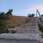 St Harry's Windmill - Seafront דירה